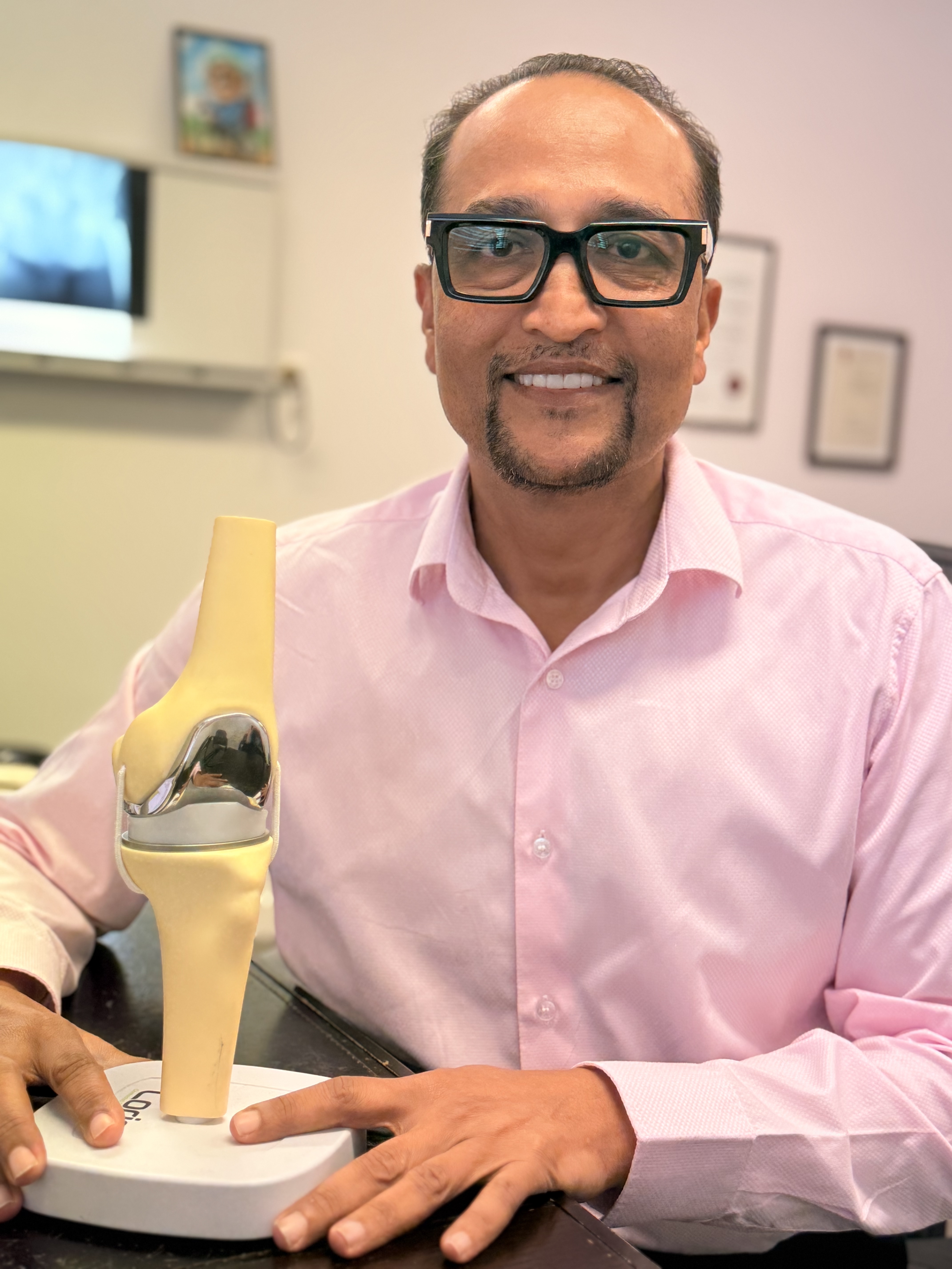 Townsville Orthopaedic Surgeon, A/Prof Kaushik Hazratwala , DR kosh